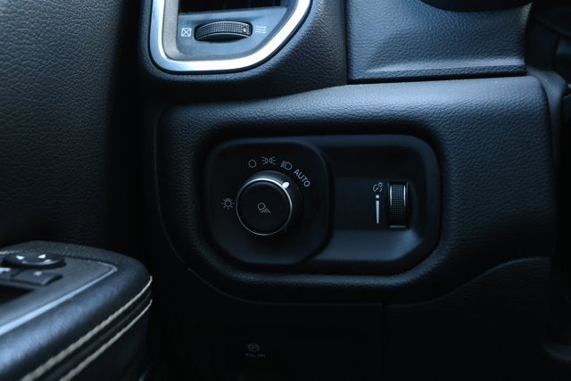 2024 RAM 1500 Laramie Crew Cab 4x2 5'7' Box