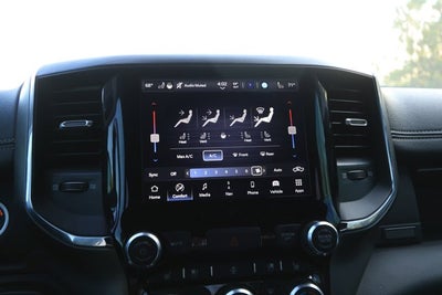 2024 RAM 1500 Laramie Crew Cab 4x2 5'7' Box