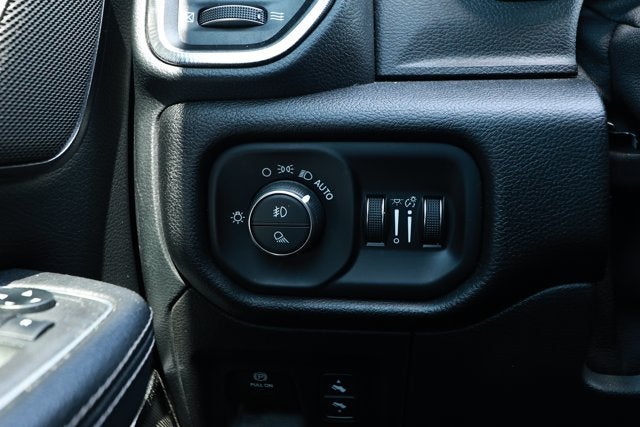 2022 RAM 1500 Laramie Crew Cab 4x2 5'7' Box