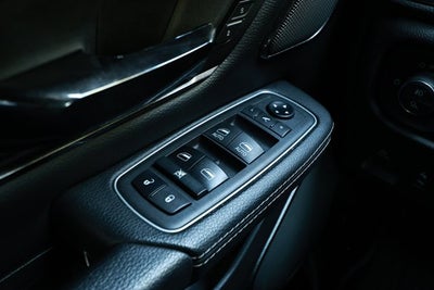 2022 RAM 1500 Laramie Crew Cab 4x2 5'7' Box