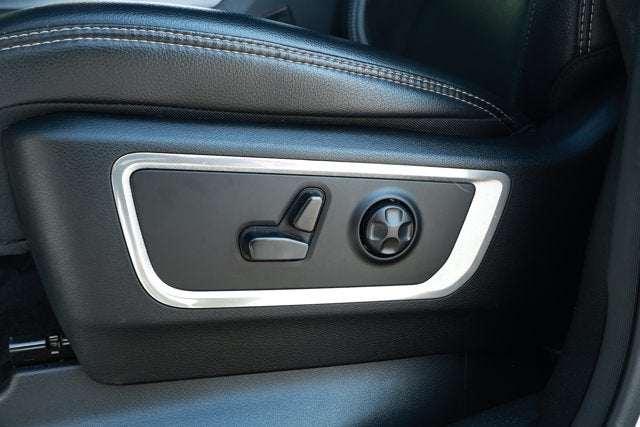 2022 RAM 1500 Laramie Crew Cab 4x2 5'7' Box