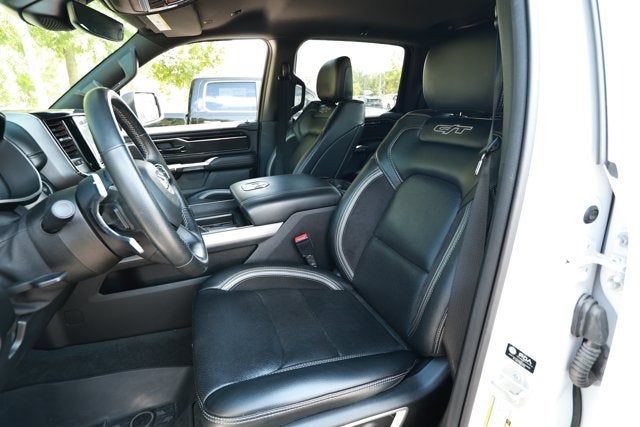 2022 RAM 1500 Laramie Crew Cab 4x2 5'7' Box