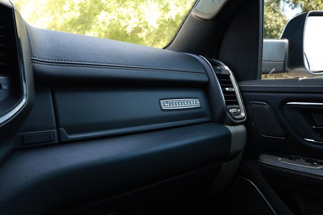 2022 RAM 1500 Laramie Crew Cab 4x2 5'7' Box