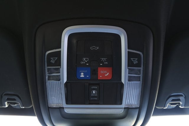 2023 RAM 1500 Laramie Crew Cab 4x2 6'4' Box