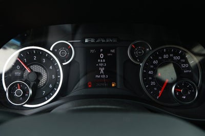 2025 RAM 1500 Tradesman Crew Cab 4x4 5'7' Box
