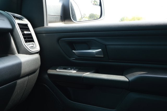 2025 RAM 1500 Tradesman Crew Cab 4x4 5'7' Box