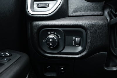 2022 RAM 1500 Big Horn Crew Cab 4x4 6'4' Box