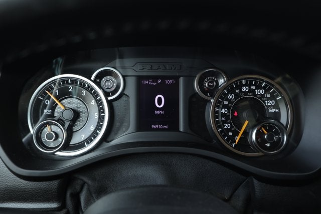 2020 RAM 1500 Big Horn Crew Cab 4x4 5'7' Box