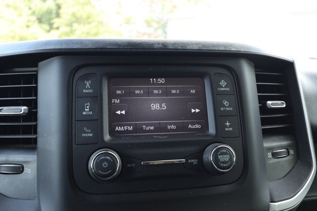 2020 RAM 1500 Big Horn Crew Cab 4x4 5'7' Box
