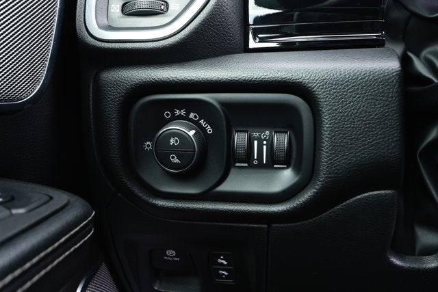 2025 RAM 1500 Laramie Crew Cab 4x4 5'7' Box