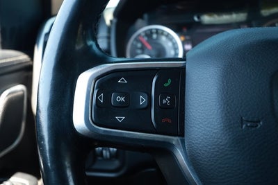 2019 RAM 1500 Laramie Crew Cab 4x4 5'7' Box