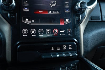 2019 RAM 1500 Laramie Crew Cab 4x4 5'7' Box