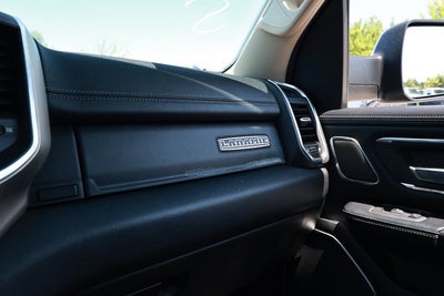 2019 RAM 1500 Laramie Crew Cab 4x4 5'7' Box