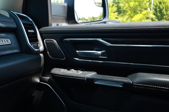2019 RAM 1500 Laramie Crew Cab 4x4 5'7' Box