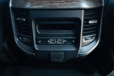 2019 RAM 1500 Laramie Crew Cab 4x4 5'7' Box