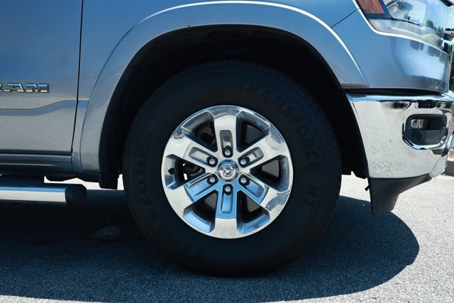 2019 RAM 1500 Laramie Crew Cab 4x4 5'7' Box