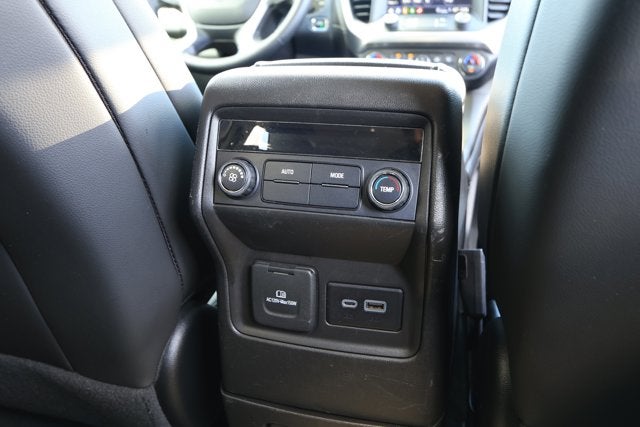 2023 GMC Acadia AWD SLT