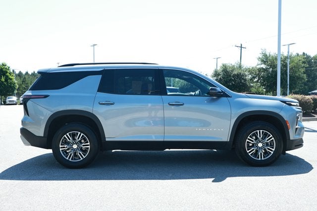 2024 Chevrolet Traverse FWD LT