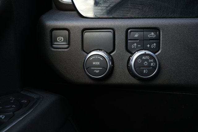 2025 GMC Sierra 1500 2WD Crew Cab Short Box SLT