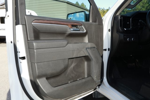 2025 GMC Sierra 1500 2WD Crew Cab Short Box SLT