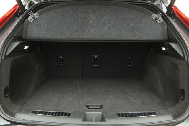 2024 Cadillac XT4 FWD Premium Luxury