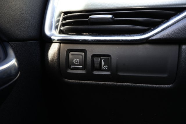 2023 Cadillac XT4 FWD Premium Luxury