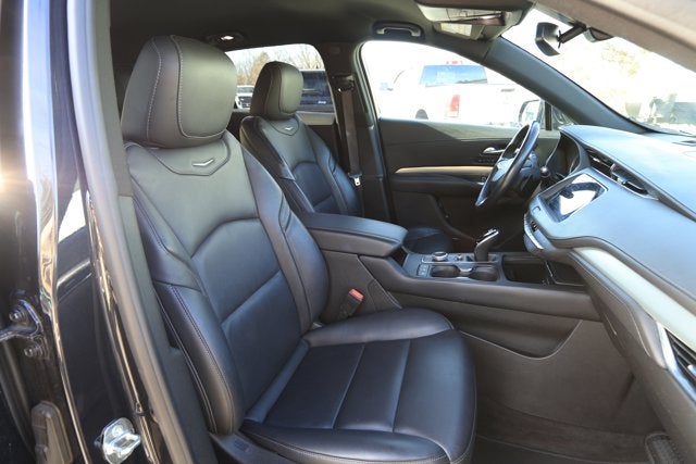 2023 Cadillac XT4 FWD Premium Luxury