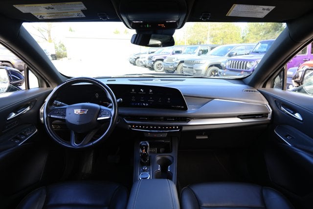 2024 Cadillac XT4 AWD Premium Luxury