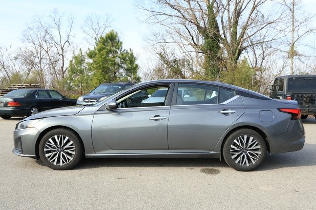 2023 Nissan Altima SV FWD