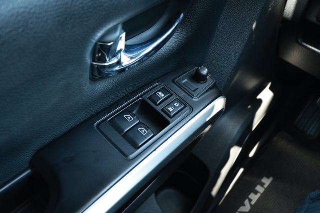 2018 Nissan TITAN XD SV Gas