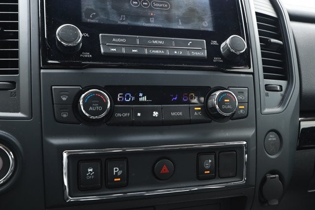 2024 Nissan TITAN Crew Cab SV 4x2