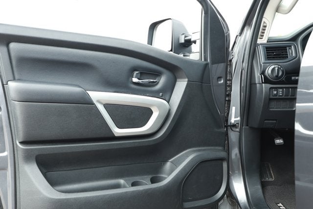 2024 Nissan TITAN Crew Cab SV 4x2