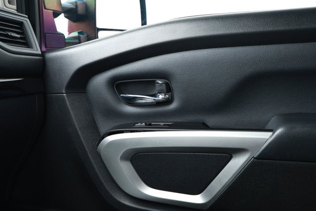 2024 Nissan TITAN Crew Cab SV 4x2