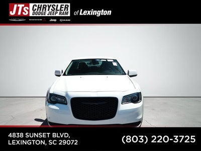 2022 Chrysler 300 Touring