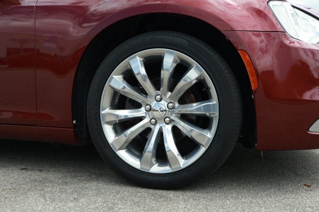 2019 Chrysler 300 Touring