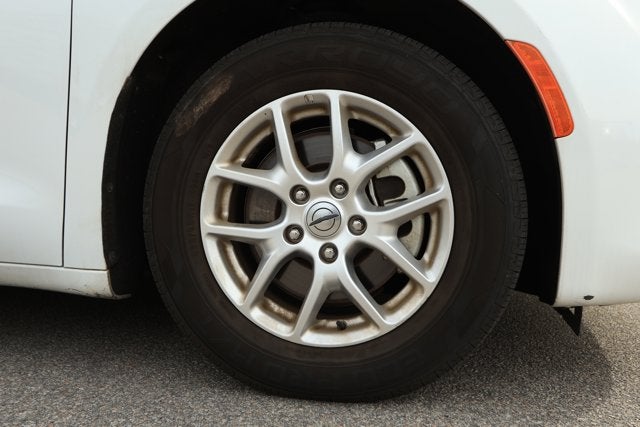 2023 Chrysler Voyager LX