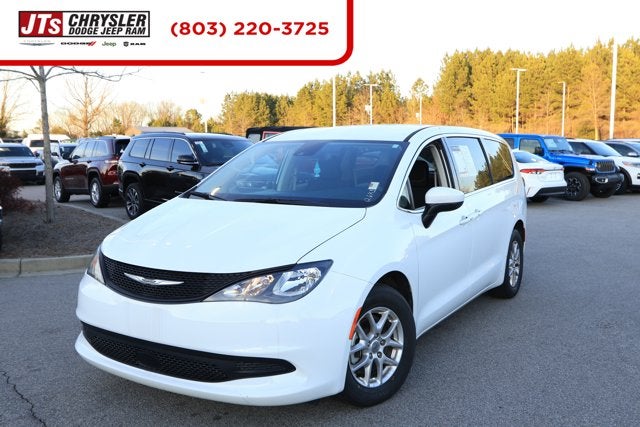 2023 Chrysler Voyager LX