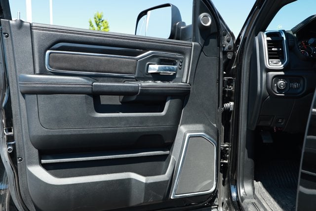2022 RAM 2500 Laramie Crew Cab 4x4 6'4' Box