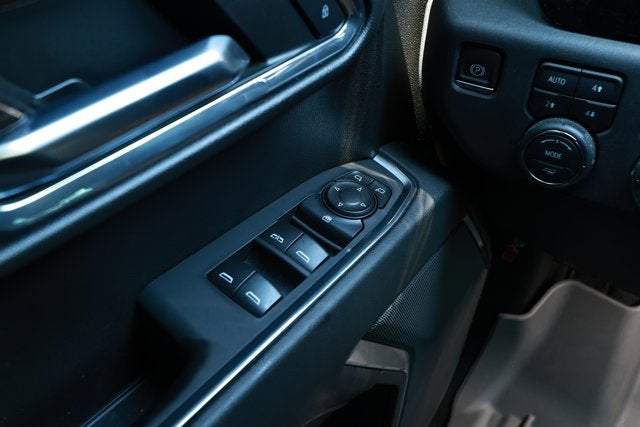 2023 Chevrolet Silverado 1500 4WD Crew Cab Standard Bed LT
