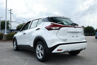 2024 Nissan Kicks S Xtronic CVT
