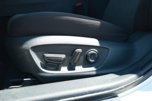 2022 Toyota Camry LE Hybrid