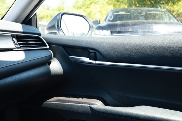 2022 Toyota Camry LE Hybrid