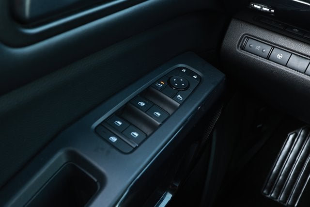 2024 Nissan Pathfinder SV FWD