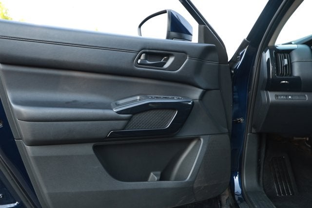 2024 Nissan Pathfinder SV FWD