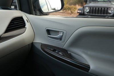 2016 Toyota Sienna Limited 7 Passenger