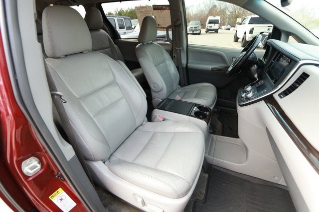 2016 Toyota Sienna Limited 7 Passenger