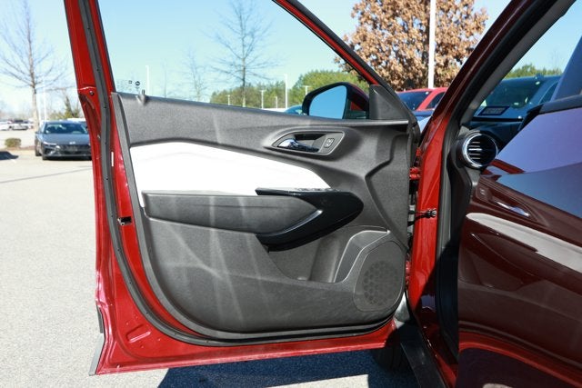 2025 Chevrolet Trax FWD LT