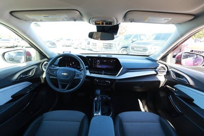 2025 Chevrolet Trax FWD LT