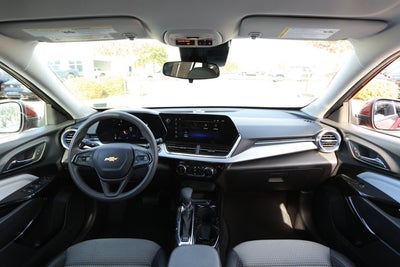 2025 Chevrolet Trax FWD LT
