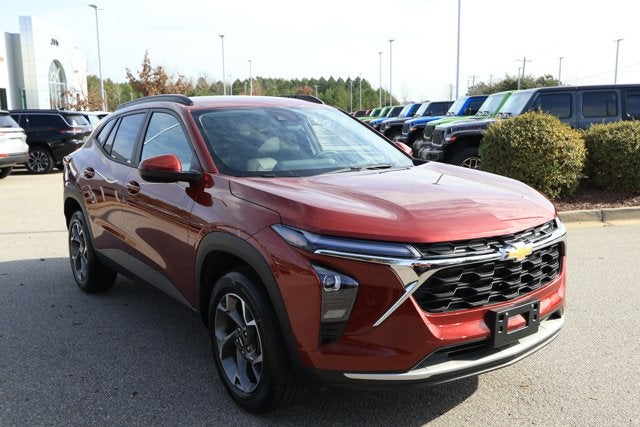 2025 Chevrolet Trax FWD LT